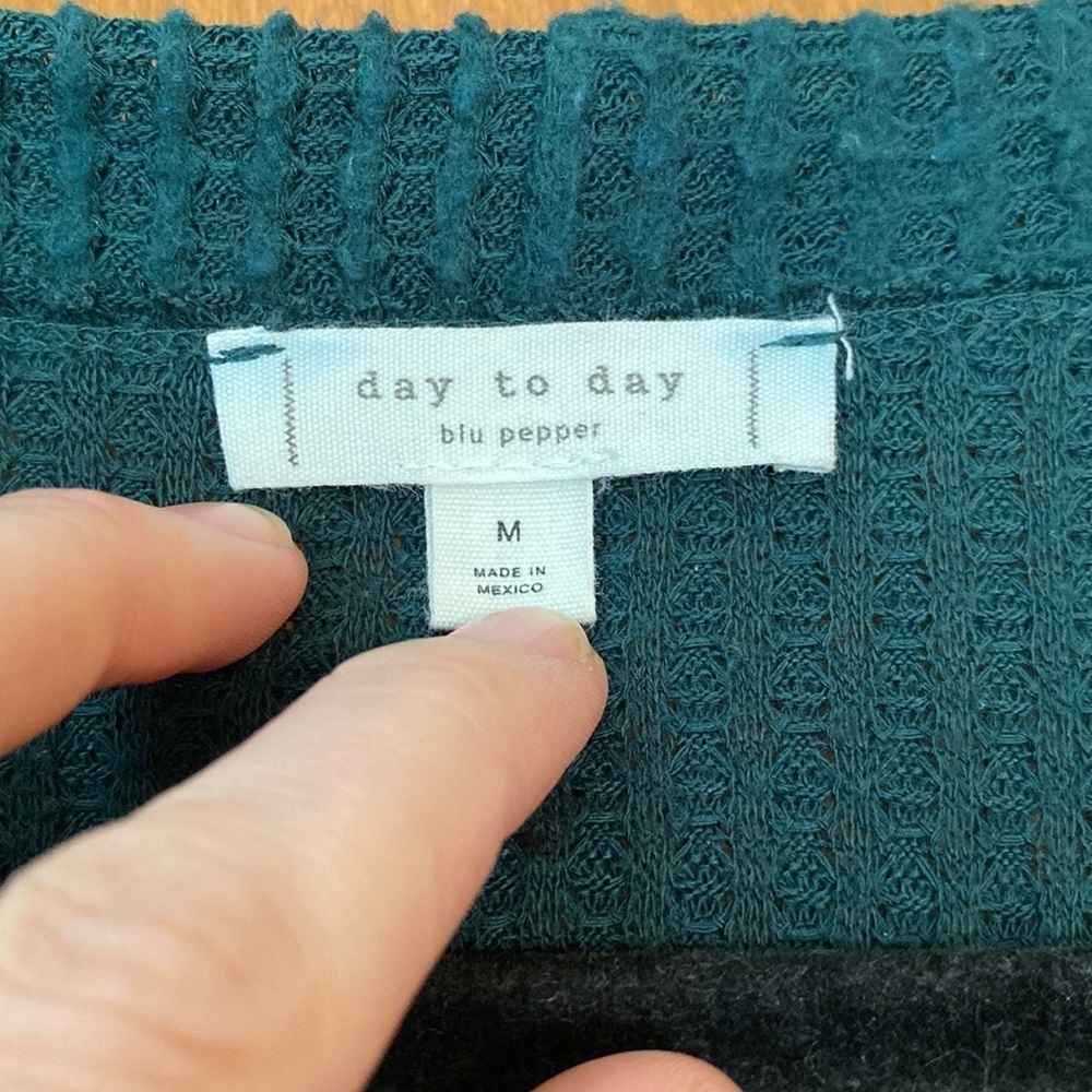 Blu Pepper green button up cardigan - Picture 2 of 7